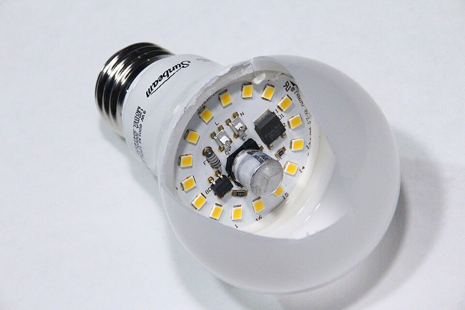 LED sijalica E27 10W topla
